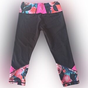 Lululemon Capris Leggings Women’s size 4. 28in waist